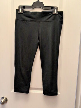 Under Armour HeatGear Capri Leggings Black Athletic